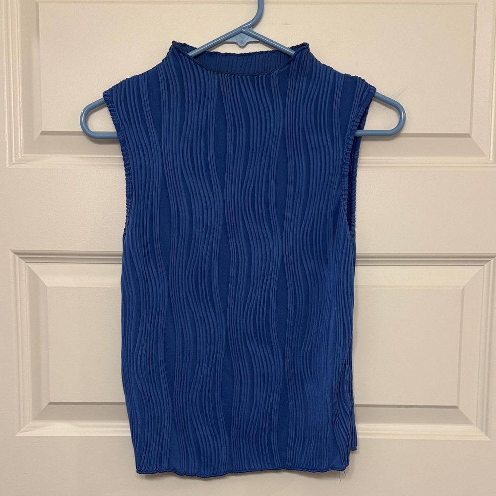 Sleeveless Blue Textured Top